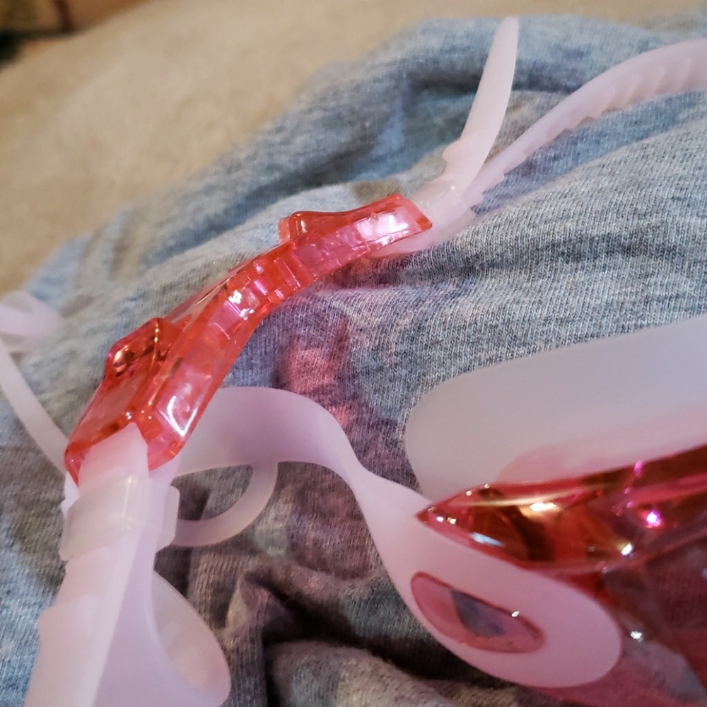 Swimming Goggles - Picture 3 of 3